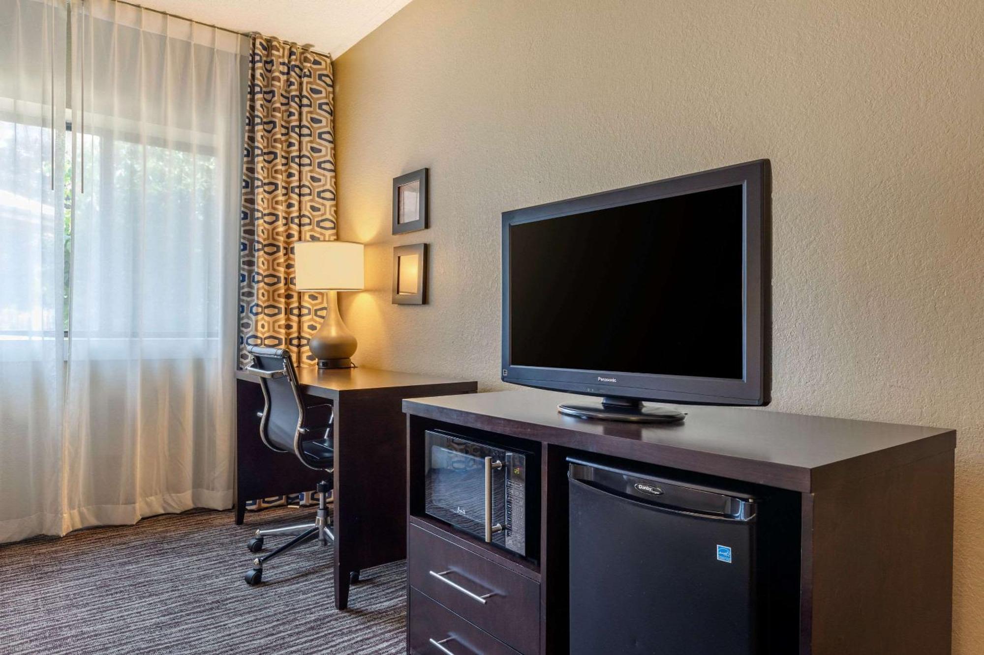 Suburban Studios Arlington Heights Elk Grove Екстер'єр фото